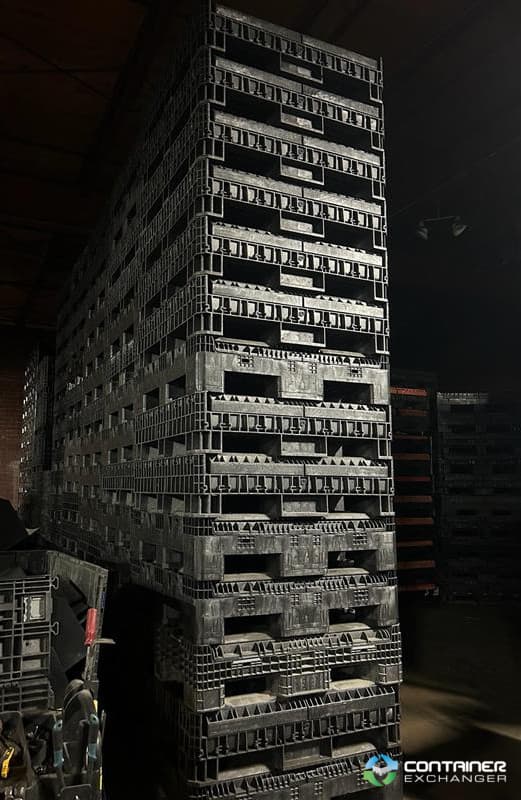 Pallet Containers For Sale: Used 45x48x34 Collapsible Bulk Containers w. Drop Doors - Mixed Colors South Carolina In South Carolina - image  4 Pallet Containers For Sale: Used 45x48x34 Collapsible Bulk Containers w. Drop Doors - Mixed Colors South Carolina In South Carolina - image  4