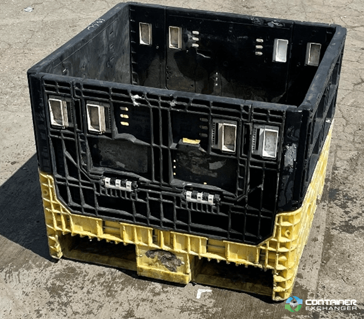 Pallet Containers For Sale: Used 30x32x25 Collapsible Pallet Containers with Drop Doors Mixed Colors In Ohio - image  2 Pallet Containers For Sale: Used 30x32x25 Collapsible Pallet Containers with Drop Doors Mixed Colors In Ohio - image  2
