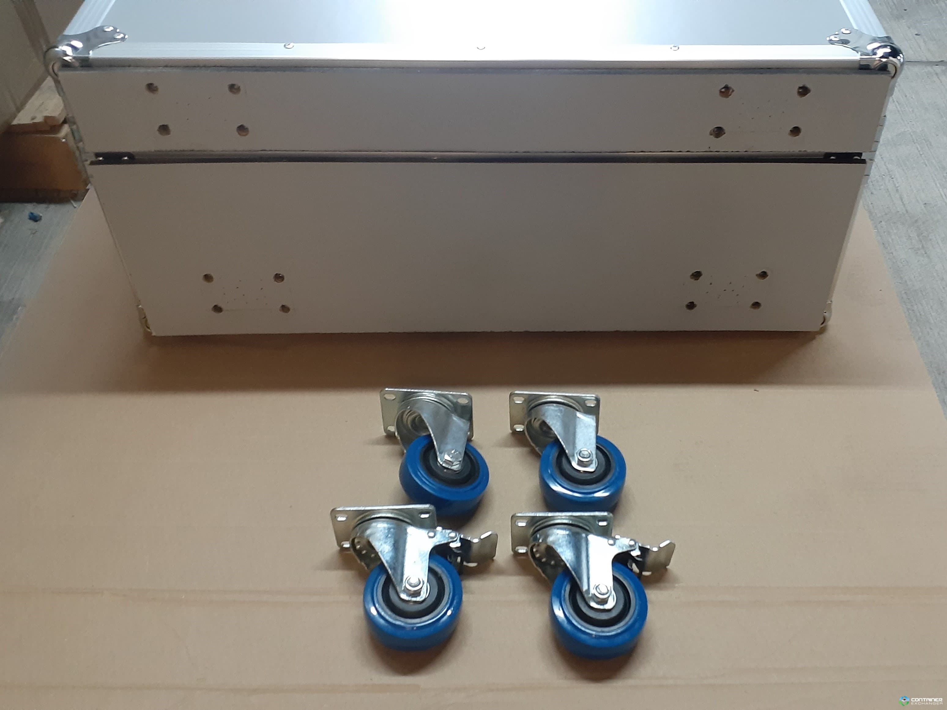 Wood Crates For Sale: New 43x31x13 Felt Lined Silver Cases with Wheels New York In New York - image 3 Wood Crates For Sale: New 43x31x13 Felt Lined Silver Cases with Wheels New York In New York - image 3