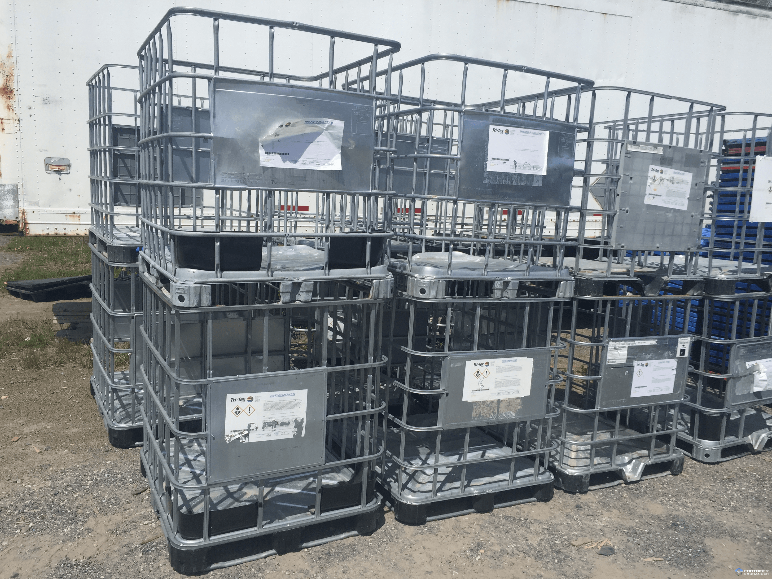 IBC Totes For Sale: Used 48x40x46 IBC Cage for 275 Gallon Totes Quebec In Quebec - image  2 IBC Totes For Sale: Used 48x40x46 IBC Cage for 275 Gallon Totes Quebec In Quebec - image  2