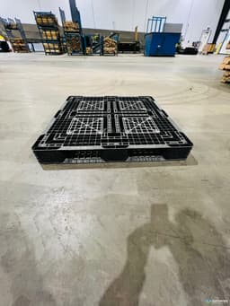 Plastic Pallets For Sale: One-time Used 43x43x5-6 Heavy Duty Stackable Plastic Pallets Ontario In Ontario - image  3 Plastic Pallets For Sale: One-time Used 43x43x5-6 Heavy Duty Stackable Plastic Pallets Ontario In Ontario - image  3