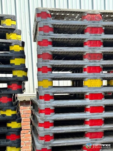 Plastic Pallets For Sale: Used 56x44x4-5 Heavy Duty Plastic Pallets Ontario In Ontario - image 3