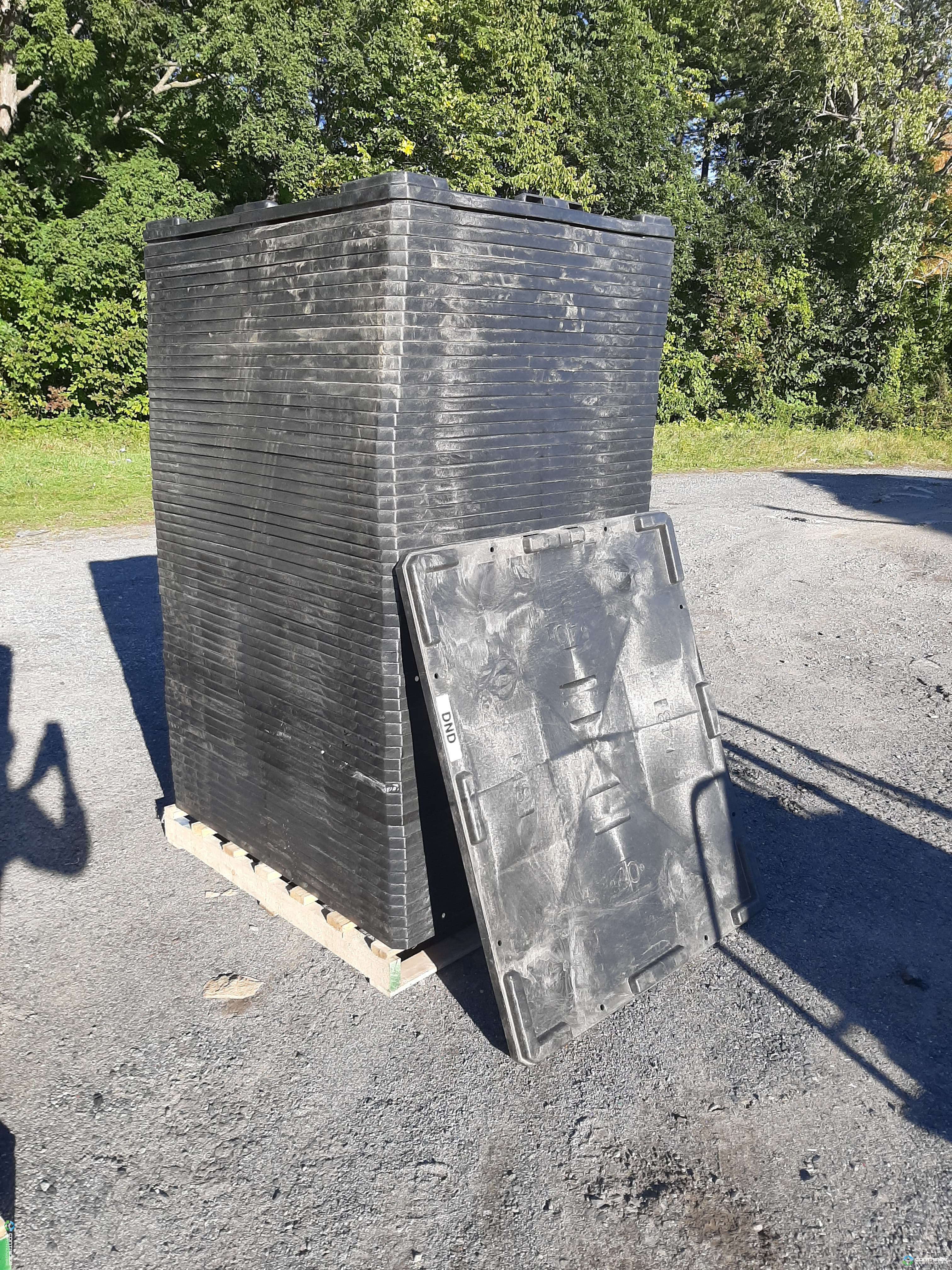 Pallet Containers For Sale: Used 48x40 Buckhorn Lids In Quebec - image  2 Pallet Containers For Sale: Used 48x40 Buckhorn Lids In Quebec - image  2