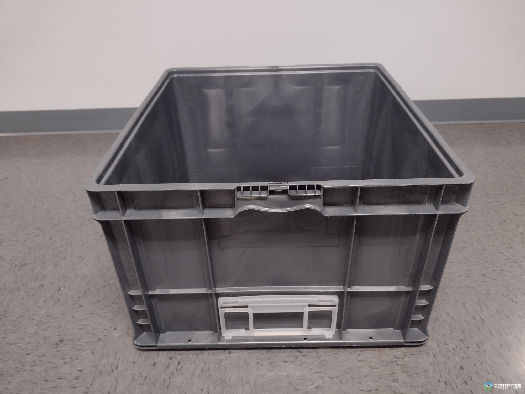 Stacking Totes For Sale: Used 24x22x14 Stacking totes In Mississippi - image 3 Stacking Totes For Sale: Used 24x22x14 Stacking totes In Mississippi - image 3