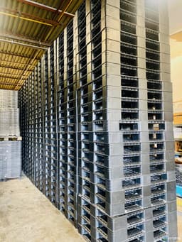 Plastic Pallets For Sale: One Time Used 40x48x5.5 Heavy Duty Stackable Plastic Pallets Ontario In Ontario - image 1 Plastic Pallets For Sale: One Time Used 40x48x5.5 Heavy Duty Stackable Plastic Pallets Ontario In Ontario - image 1