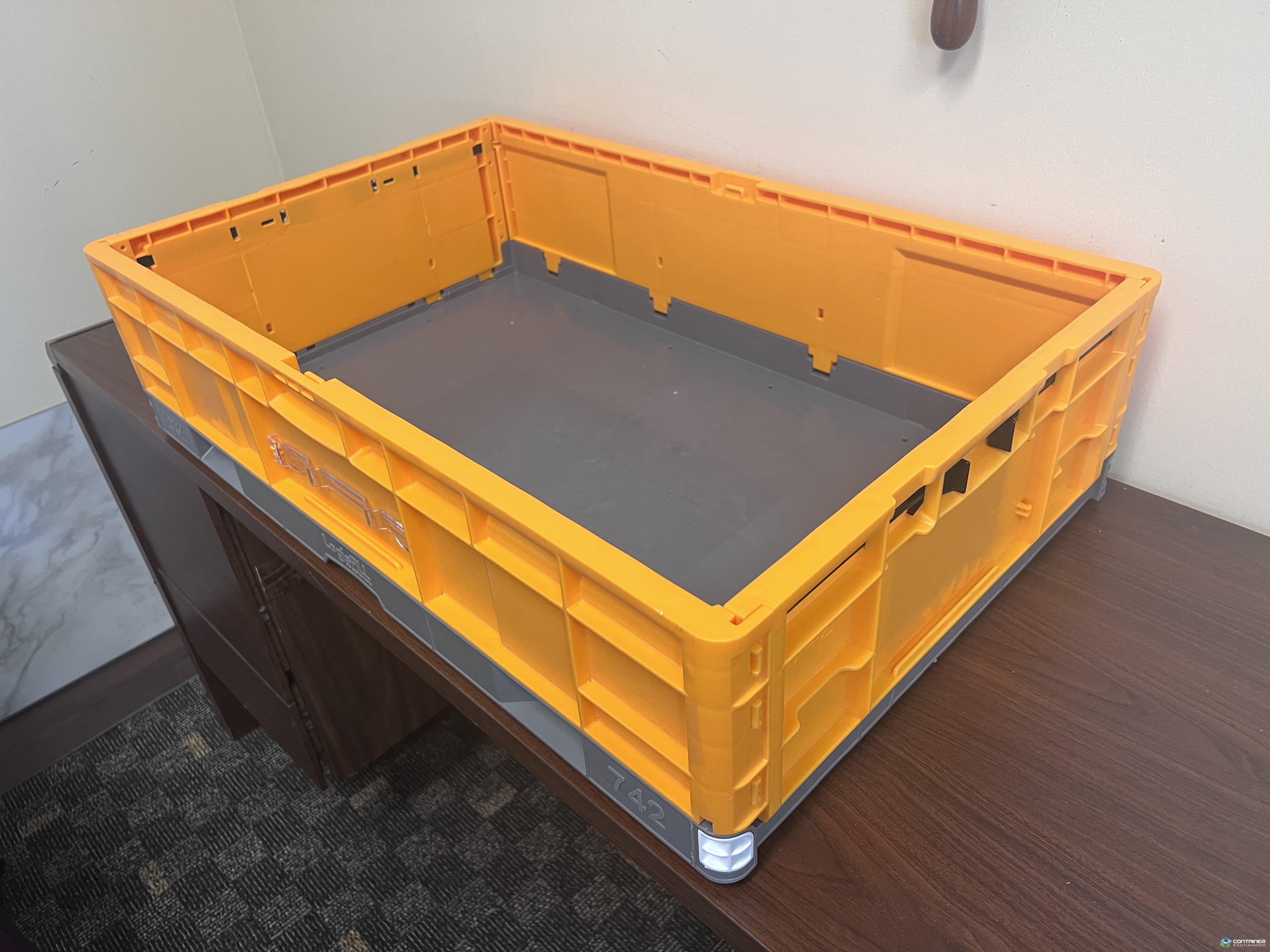 Stacking Totes For Sale: Used 30x19x7.25 Collapsible Plastic Stacking Totes In Georgia - image 1 Stacking Totes For Sale: Used 30x19x7.25 Collapsible Plastic Stacking Totes In Georgia - image 1