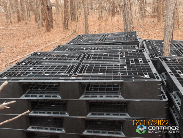 Plastic Pallets For Sale: Used 55x43.5x6 Large Heavy Duty Plastic Pallets Black/Dark Gray Georgia In Georgia - image  2 Plastic Pallets For Sale: Used 55x43.5x6 Large Heavy Duty Plastic Pallets Black/Dark Gray Georgia In Georgia - image  2