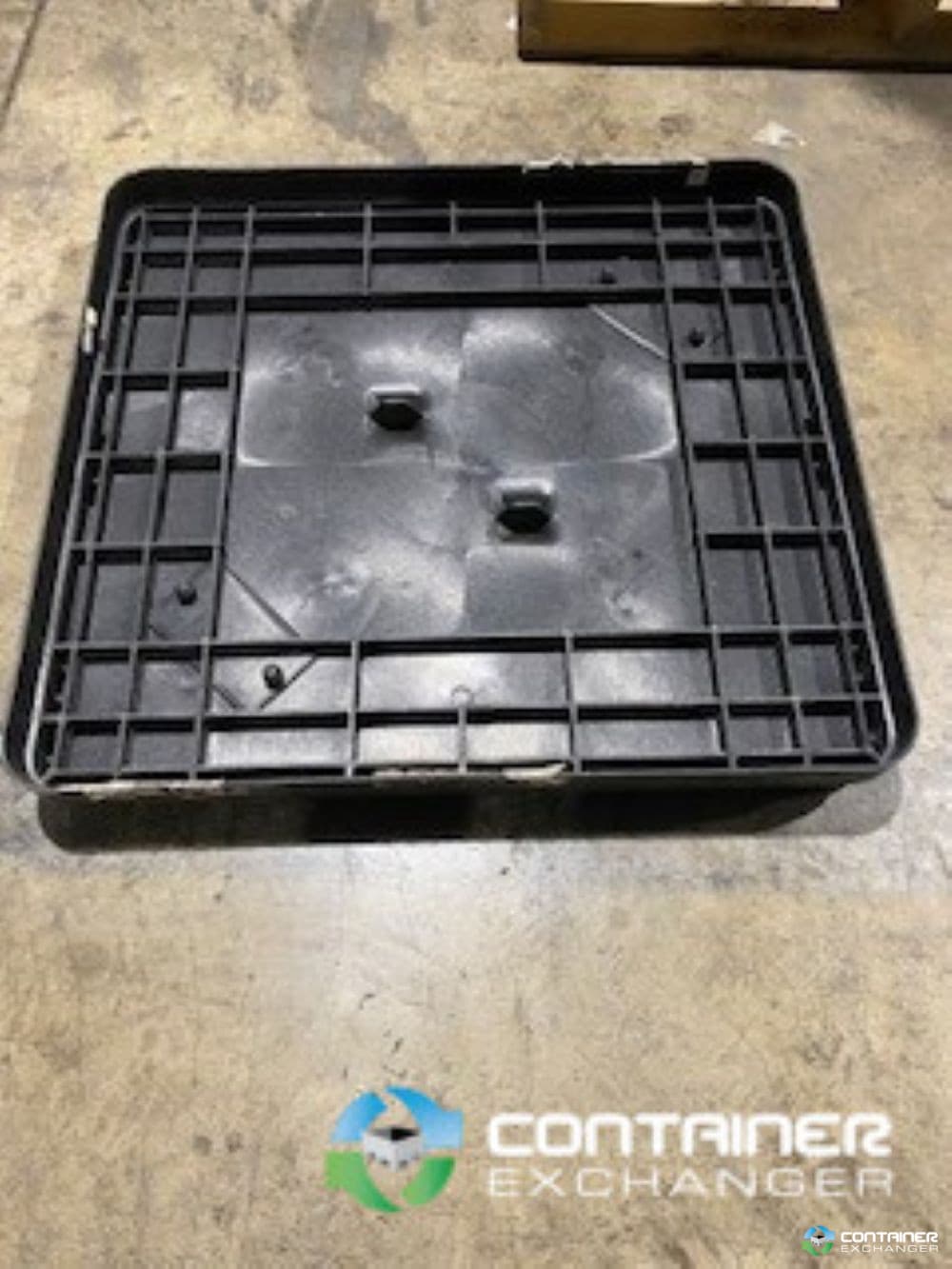 Pallet Containers For Sale: Used Orbis 32x30 Bulk Container  Lids In Indiana - image  3 Pallet Containers For Sale: Used Orbis 32x30 Bulk Container  Lids In Indiana - image  3