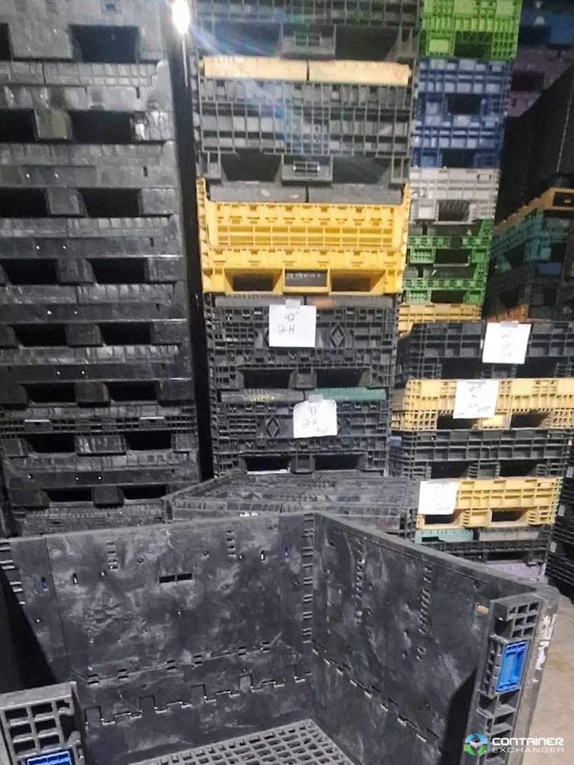 Pallet Containers For Sale: Used 45x48x42 2 Hatch Bulk Containers Indiana In Indiana - image  3 Pallet Containers For Sale: Used 45x48x42 2 Hatch Bulk Containers Indiana In Indiana - image  3