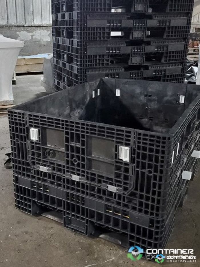 Pallet Containers For Sale: Used 64.5x48x34 2-Hatch Collapsible Bulk Containers Indiana In Indiana - image  2 Pallet Containers For Sale: Used 64.5x48x34 2-Hatch Collapsible Bulk Containers Indiana In Indiana - image  2