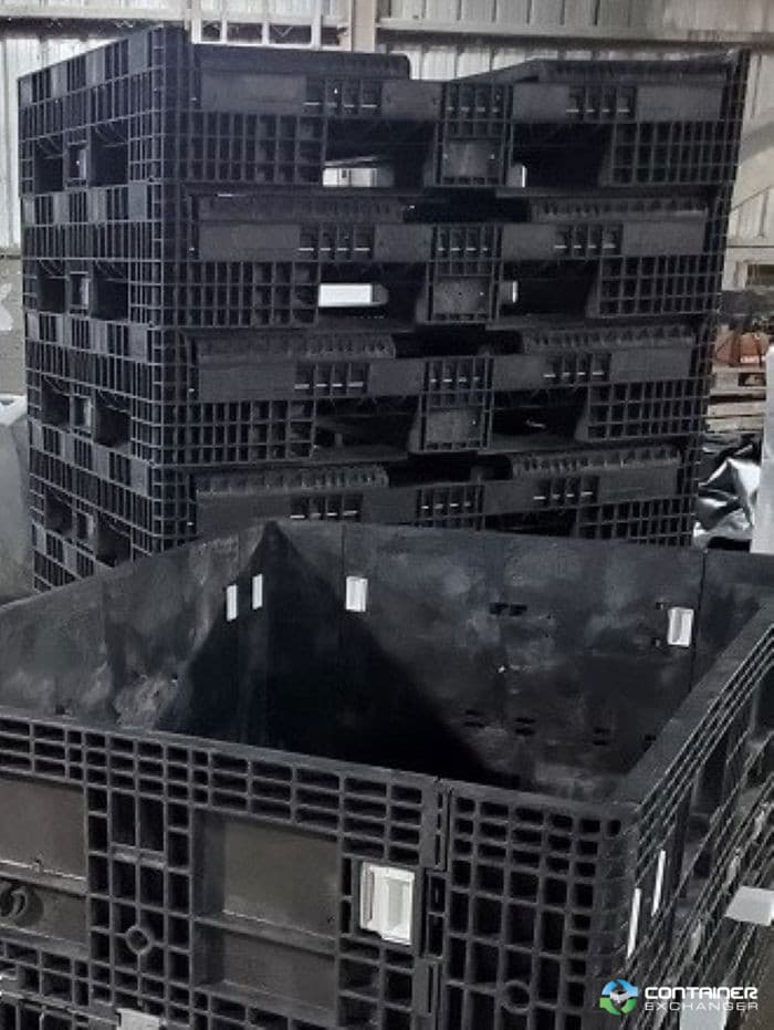 Pallet Containers For Sale: Used 64.5x48x34 2-Hatch Collapsible Bulk Containers Indiana In Indiana - image  3 Pallet Containers For Sale: Used 64.5x48x34 2-Hatch Collapsible Bulk Containers Indiana In Indiana - image  3