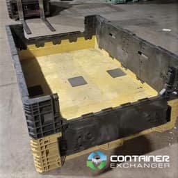 Pallet Containers For Sale: Used 64.5x48x25 Collapsible 2 Hatch Bulk Containers Indiana In Indiana - image  2 Pallet Containers For Sale: Used 64.5x48x25 Collapsible 2 Hatch Bulk Containers Indiana In Indiana - image  2