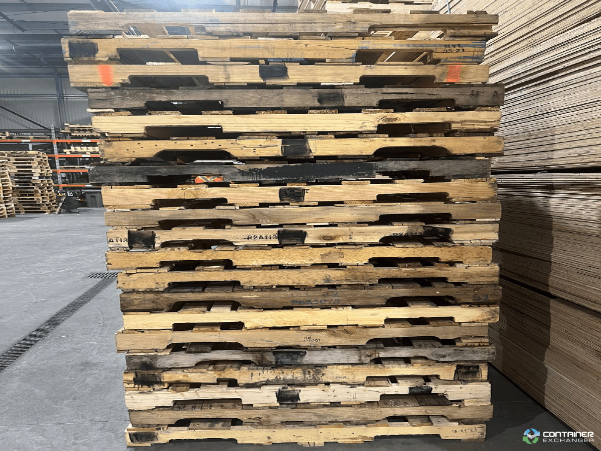 Wood Pallets For Sale: Refurbished 48x40x5 B-Grade Stringer Pallets Ontario In Ontario - image  2 Wood Pallets For Sale: Refurbished 48x40x5 B-Grade Stringer Pallets Ontario In Ontario - image  2