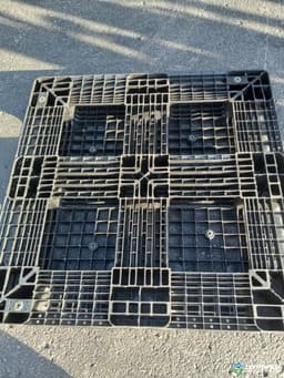 Plastic Pallets For Sale: Used 43x43x5.3 Stackable Medium Duty Plastic Pallets Missouri In Missouri - image  2 Plastic Pallets For Sale: Used 43x43x5.3 Stackable Medium Duty Plastic Pallets Missouri In Missouri - image  2