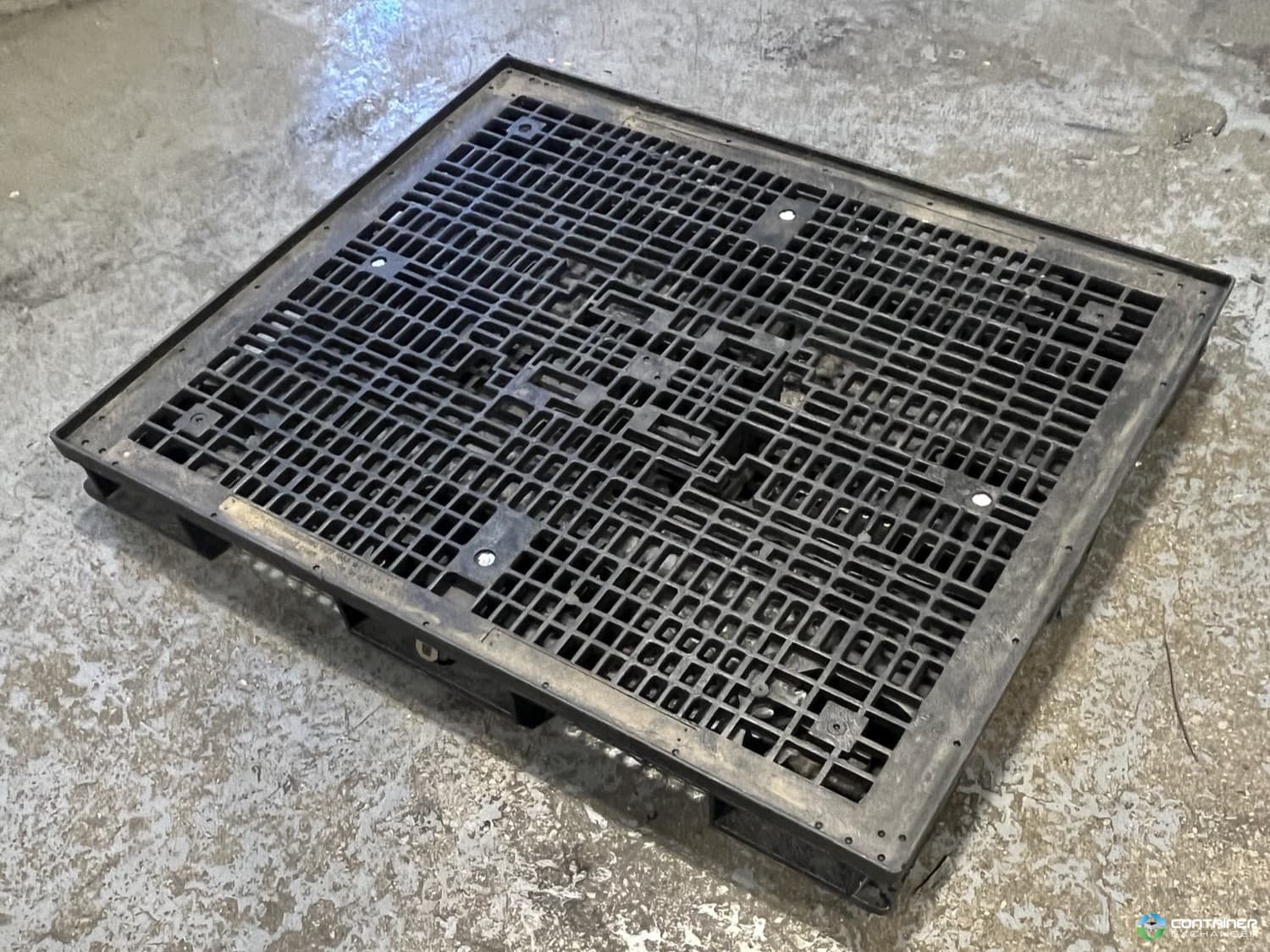 Plastic Pallets For Sale: Refurbished 57x48x5.5 Heavy Duty Plastic Pallets Ontario In Ontario - image 2 Plastic Pallets For Sale: Refurbished 57x48x5.5 Heavy Duty Plastic Pallets Ontario In Ontario - image 2