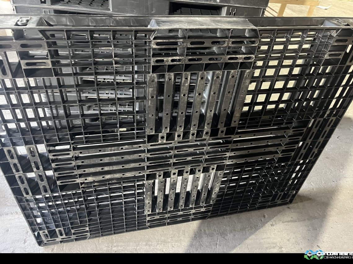Plastic Pallets For Sale: Used 43x53 Plastic Pallets Kentucky In Kentucky - image  2 Plastic Pallets For Sale: Used 43x53 Plastic Pallets Kentucky In Kentucky - image  2
