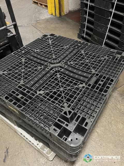 Plastic Pallets For Sale: USED 51x43x4.75 PLASTIC PALLETS ONTARIO In Ontario - image  1 Plastic Pallets For Sale: USED 51x43x4.75 PLASTIC PALLETS ONTARIO In Ontario - image  1