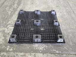 Plastic Pallets For Sale: Used 45x48x4 9 Leg Nesting Plastic Pallets Ohio In Ohio - image  2 Plastic Pallets For Sale: Used 45x48x4 9 Leg Nesting Plastic Pallets Ohio In Ohio - image  2