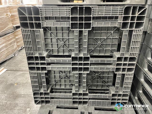 Plastic Pallets For Sale: Used 43x43x5 Stackable Heavy Duty Plastic Pallets Indiana In Illinois - image  2 Plastic Pallets For Sale: Used 43x43x5 Stackable Heavy Duty Plastic Pallets Indiana In Illinois - image  2