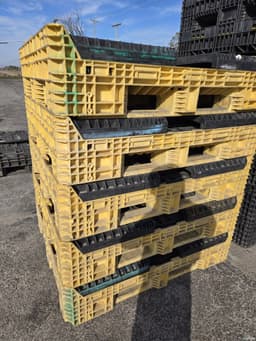 Pallet Containers For Sale: Refurbished 57x48x34 Buckhorn Collapsible Bulk Containers with 2 Drops Ohio In Ohio - image  3 Pallet Containers For Sale: Refurbished 57x48x34 Buckhorn Collapsible Bulk Containers with 2 Drops Ohio In Ohio - image  3