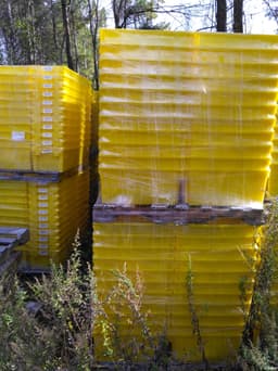 Stack & Nest Totes For Sale: New 23.75 x16.25x10.5 Stack and Nest Totes Pennsylvania In Pennsylvania - image 3 Stack & Nest Totes For Sale: New 23.75 x16.25x10.5 Stack and Nest Totes Pennsylvania In Pennsylvania - image 3