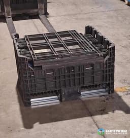 Pallet Containers For Sale: Refurbished 30x32x39 Collapsible Bulk Containers with Drop Doors Indiana In Indiana - image 3 Pallet Containers For Sale: Refurbished 30x32x39 Collapsible Bulk Containers with Drop Doors Indiana In Indiana - image 3