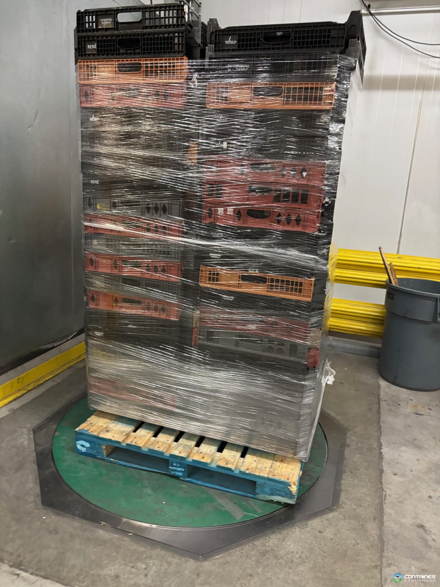 Food Totes & Trays For Sale: Used 26.75x10x4 Stackable Trays Wisconsin In Wisconsin - image 3 Food Totes & Trays For Sale: Used 26.75x10x4 Stackable Trays Wisconsin In Wisconsin - image 3