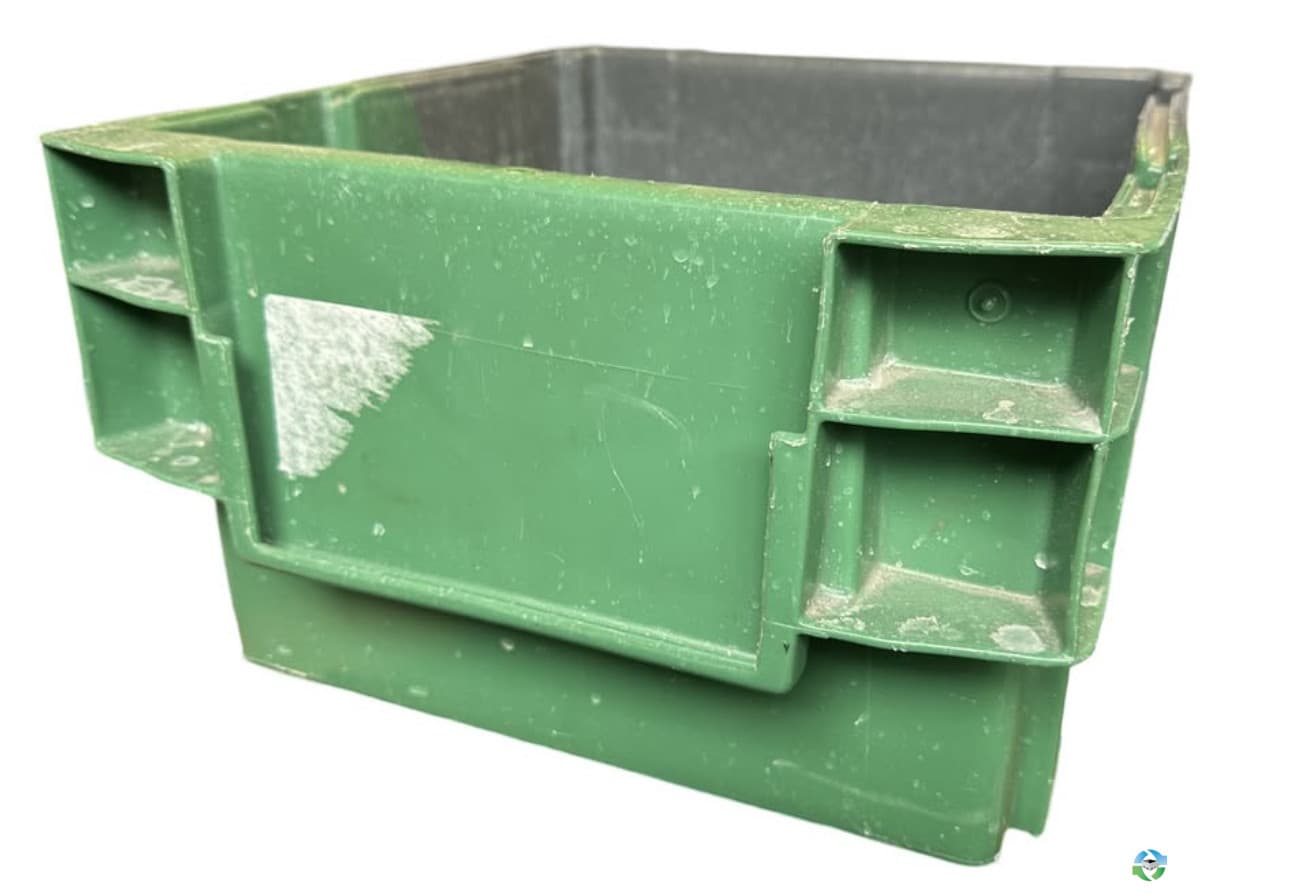 Nesting Totes For Sale: Used Buckhorn 12x12x7.5 Heavy Duty Nestable Plastic Tote New York In New York - image 2 Nesting Totes For Sale: Used Buckhorn 12x12x7.5 Heavy Duty Nestable Plastic Tote New York In New York - image 2