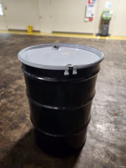 Drums For Sale: Like-New Food Grade 55-gallon Drums with Lids and Locking Ring Louisiana In Louisiana - image 2 Drums For Sale: Like-New Food Grade 55-gallon Drums with Lids and Locking Ring Louisiana In Louisiana - image 2