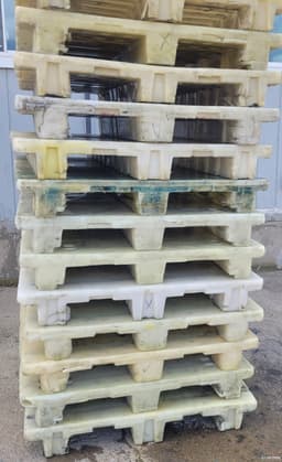 Plastic Pallets For Sale: Used 48x42x5 Heavy Duty Plastic Pallets with Solid Top and Two Entry Kentucky In Kentucky - image 2 Plastic Pallets For Sale: Used 48x42x5 Heavy Duty Plastic Pallets with Solid Top and Two Entry Kentucky In Kentucky - image 2