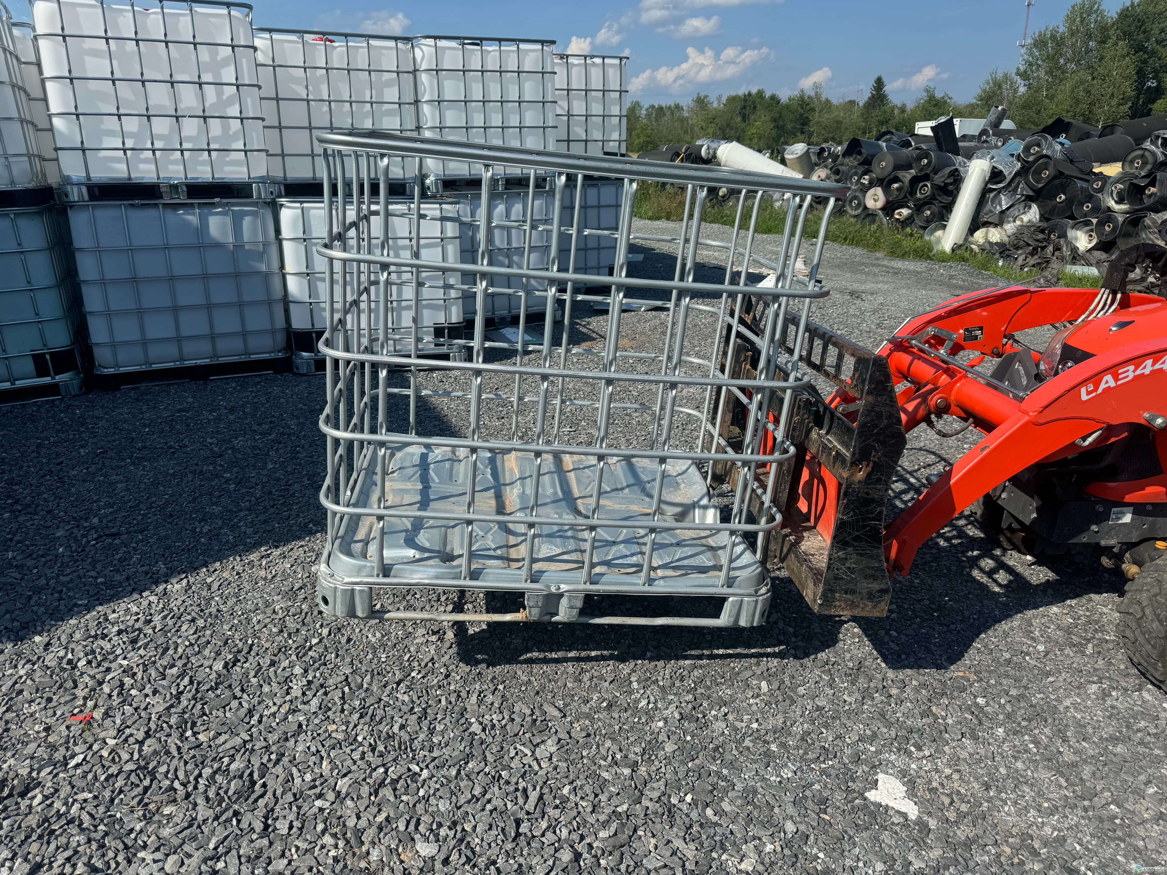 IBC Totes For Sale: 275 Gallon IBC Tote Cage New York In New York - image 2 IBC Totes For Sale: 275 Gallon IBC Tote Cage New York In New York - image 2
