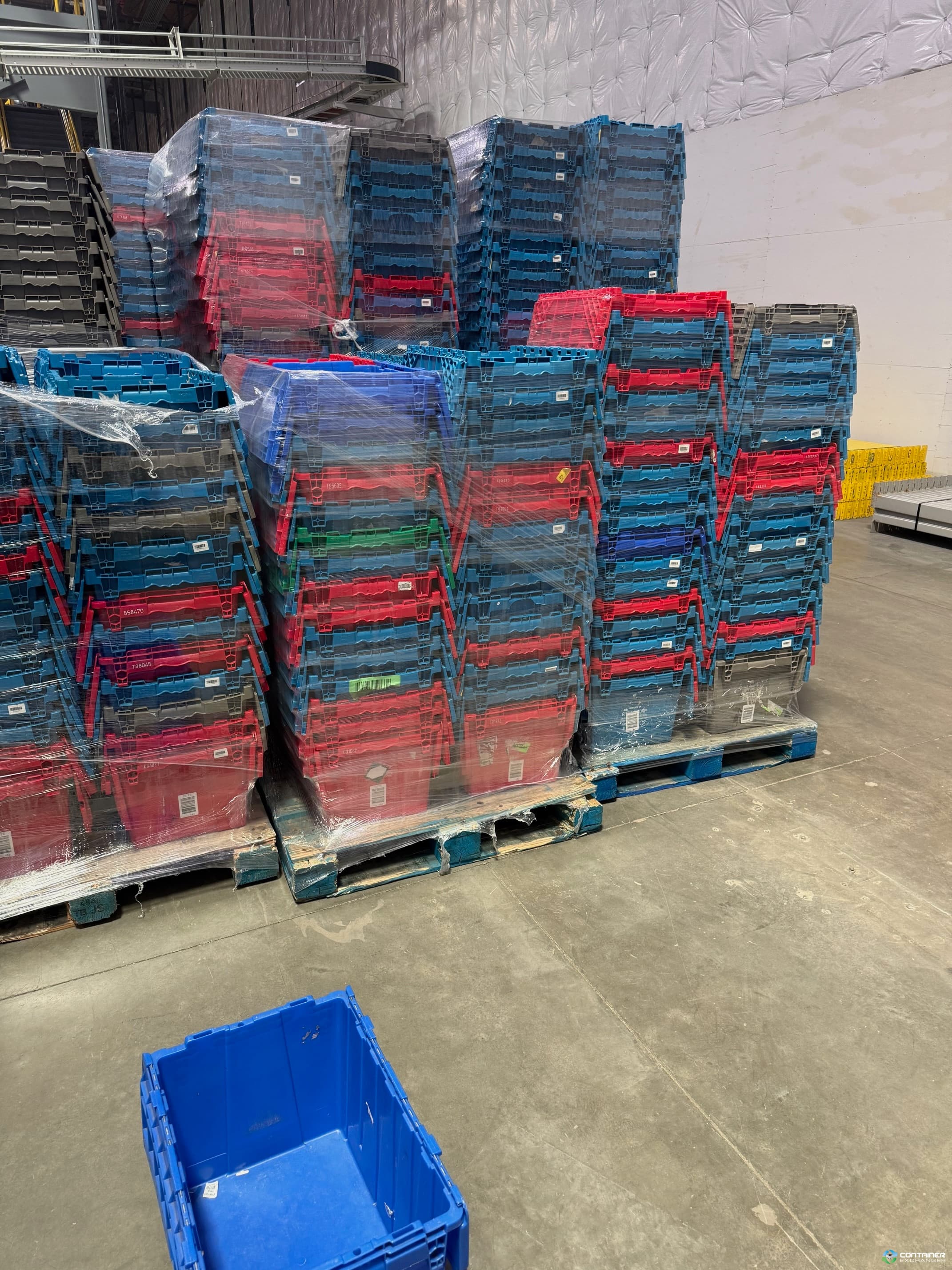 Stack & Nest Totes For Sale: Used 11x14x20.5 Handheld Totes Washington In Washington - image  5 Stack & Nest Totes For Sale: Used 11x14x20.5 Handheld Totes Washington In Washington - image  5