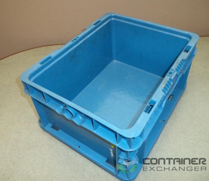 Stacking Totes For Sale: Used 32x15x7 Stacking Totes In Ontario - image 1 Stacking Totes For Sale: Used 32x15x7 Stacking Totes In Ontario - image 1