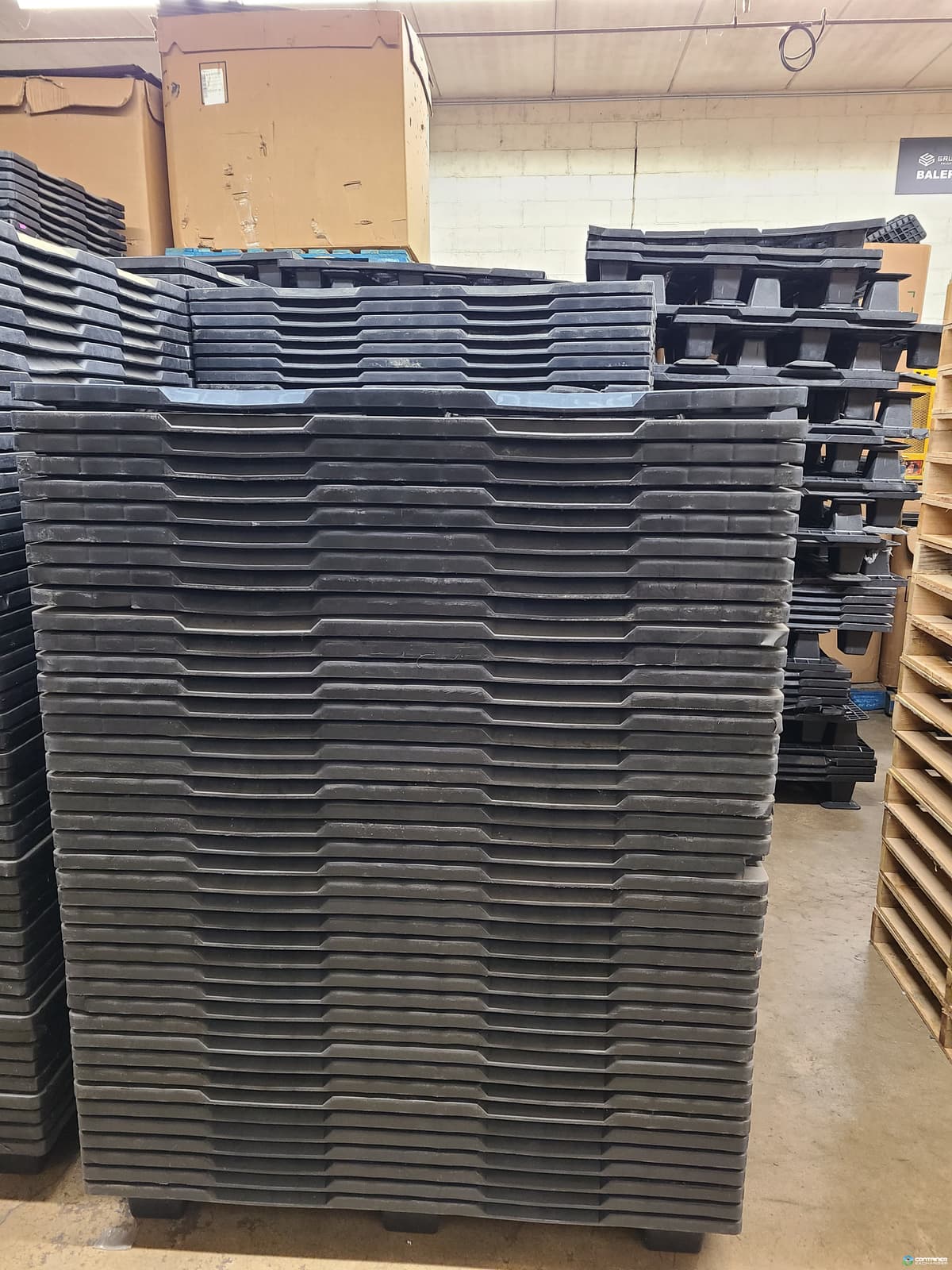 Nested Plastic Used 48x40 Nestable Plastic Pallets New York In Illinois | Container ...