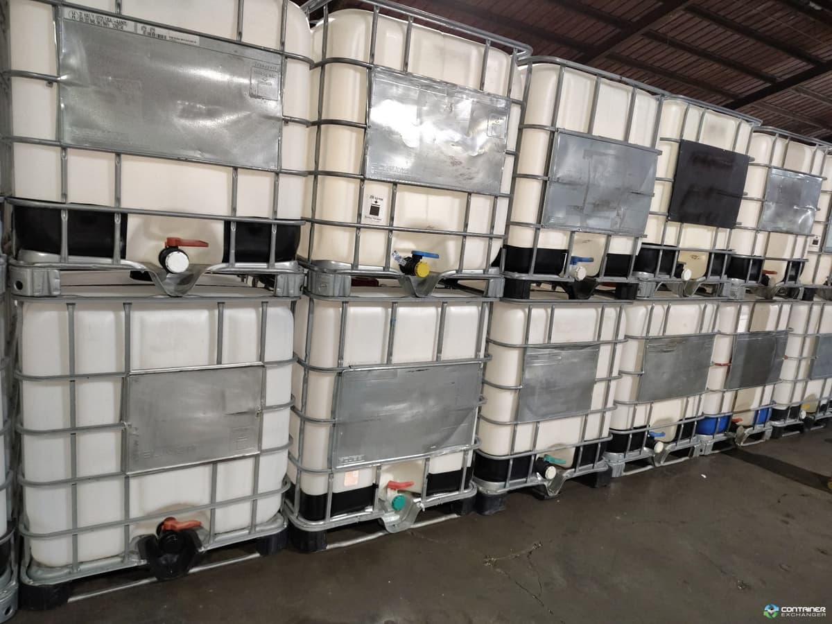 Reconditioned 275 Gallon IBC Totes Food Grade Triple Rinsed