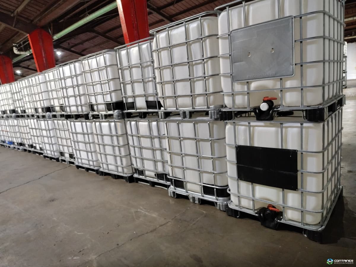 Reconditioned 275 Gallon IBC Totes Food Grade Triple Rinsed